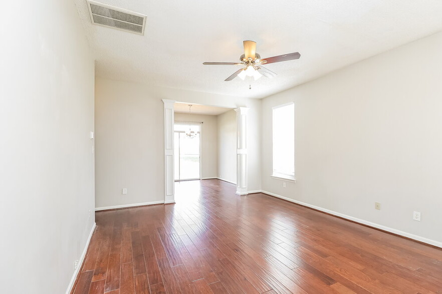 Building Photo - 13965 Dingess Rd