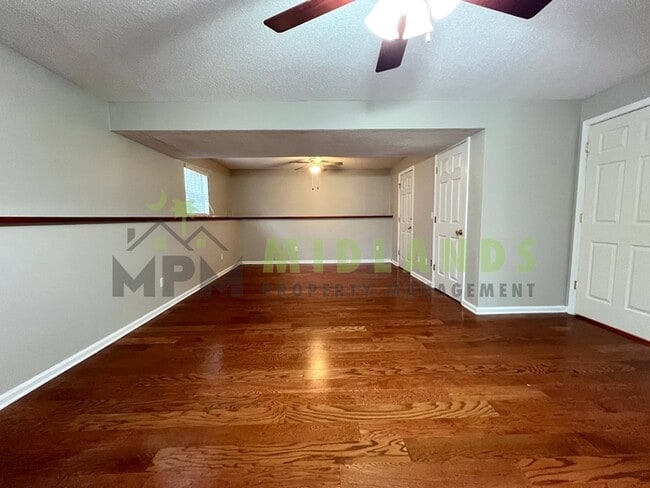 Building Photo - 844 Bentley Dr