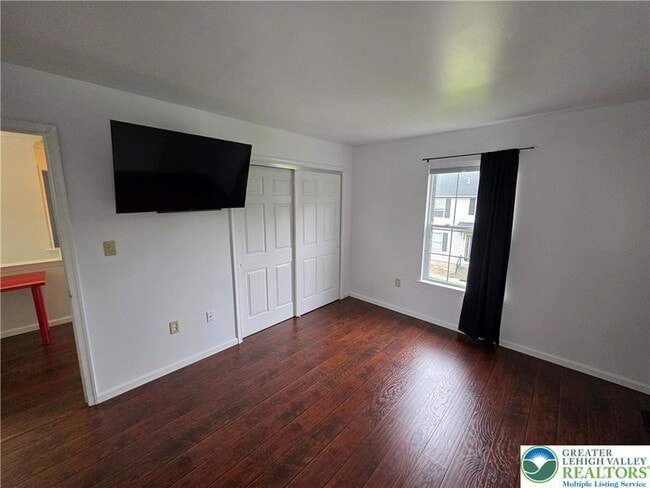 Building Photo - 965 Ramblewood Ln
