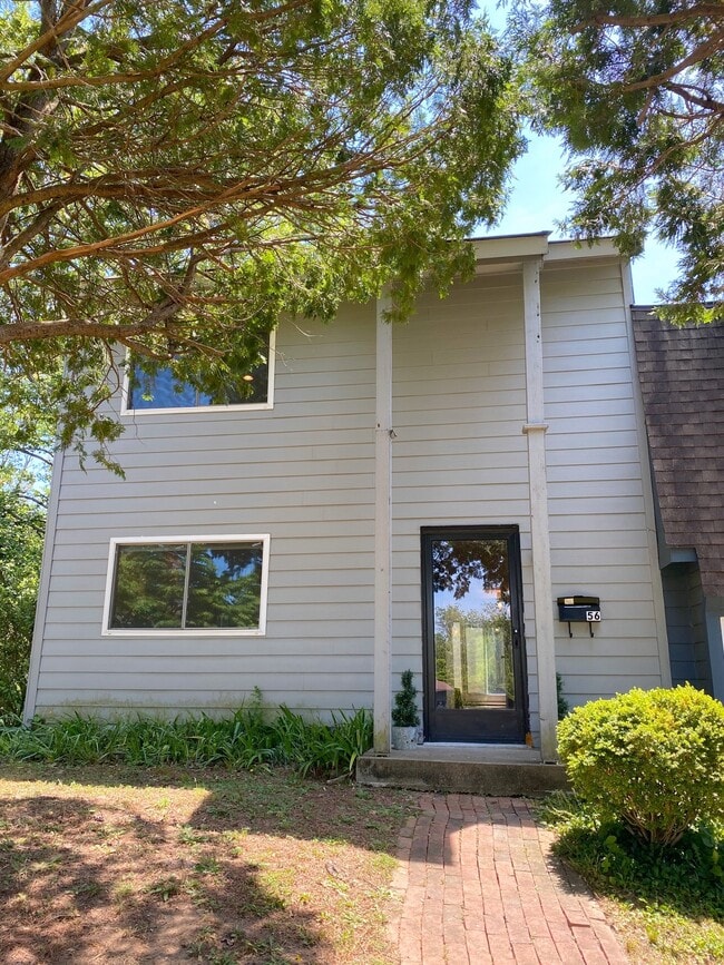 Building Photo - 56 Woodlake Dr
