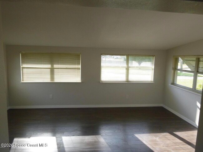 Building Photo - 360 Needle Blvd