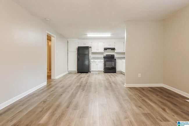 Building Photo - 2112 Headrick Rd