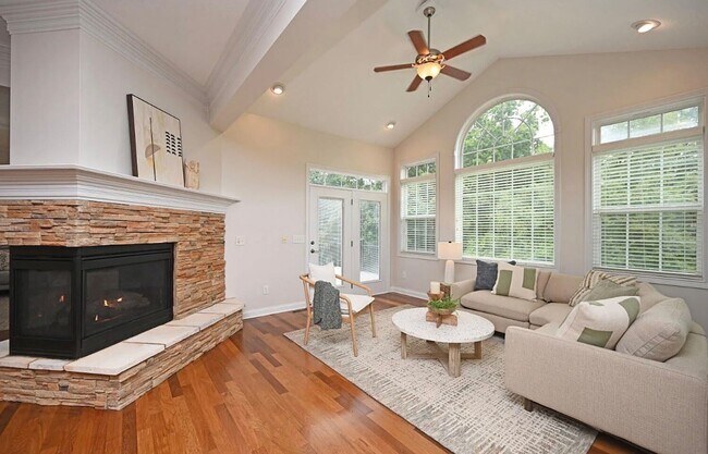 Building Photo - 3172 Monticello Way