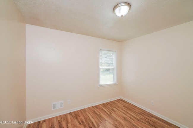 Building Photo - 2224 Peaslee Rd