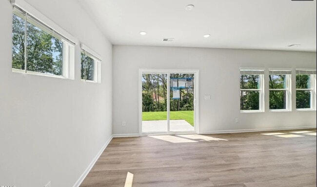 Building Photo - 1208 Whitespire Wy