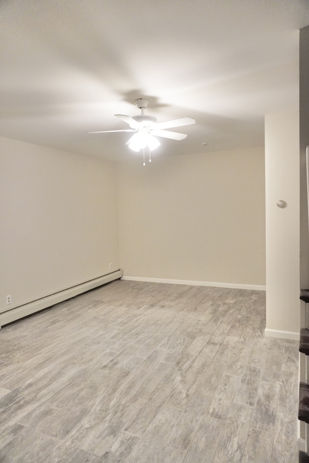 Building Photo - 166 Woodside Ave