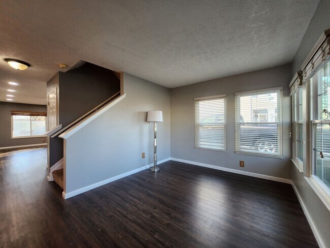 Building Photo - Beautiful 2-Story Home in Northmont School District