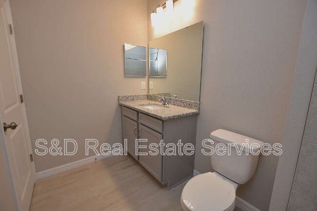 Building Photo - 6728 Great Bear Dr