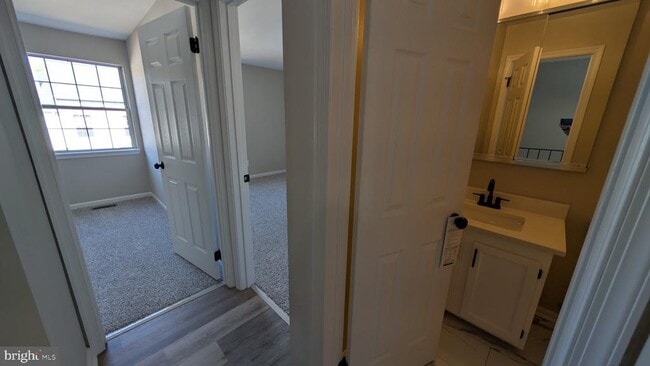 Building Photo - 16303 Taconic Cir