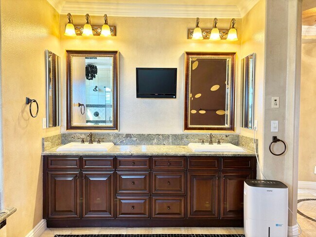 Building Photo - Boat Dock Home | Gated Community | Oxnard ...
