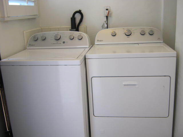 Laundry Area - 931 S Oak St