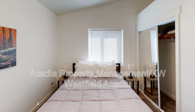 Building Photo - 571 N 10th Pl