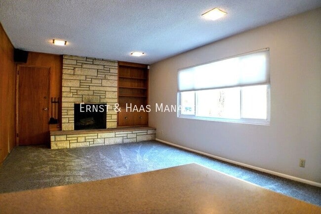 Building Photo - 3700 Weston Pl