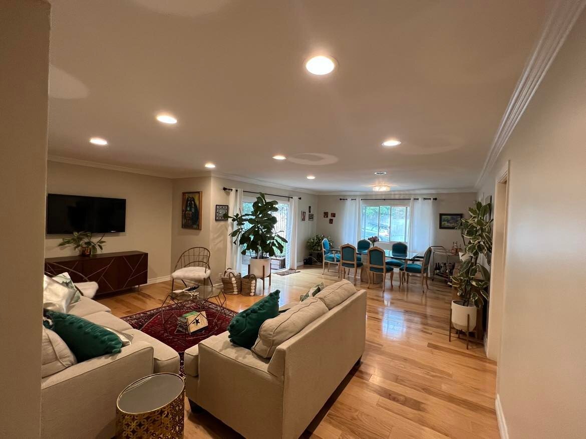 Building Photo - 6752 Hillpark Dr