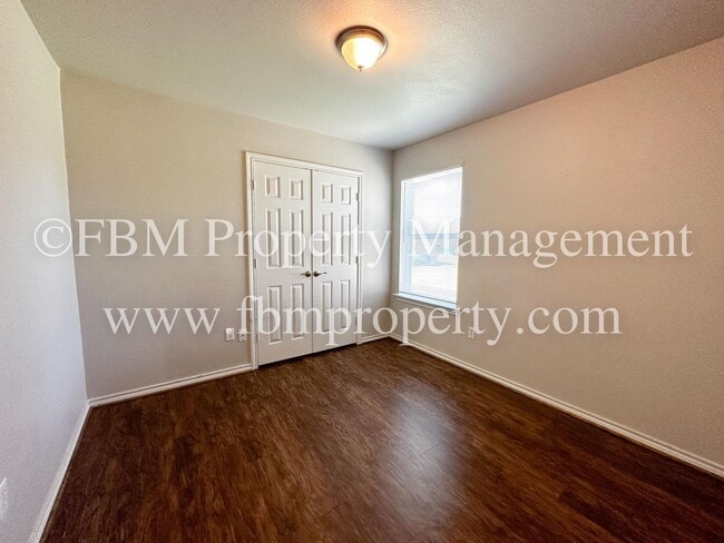 Building Photo - 1518 Drexal Dr