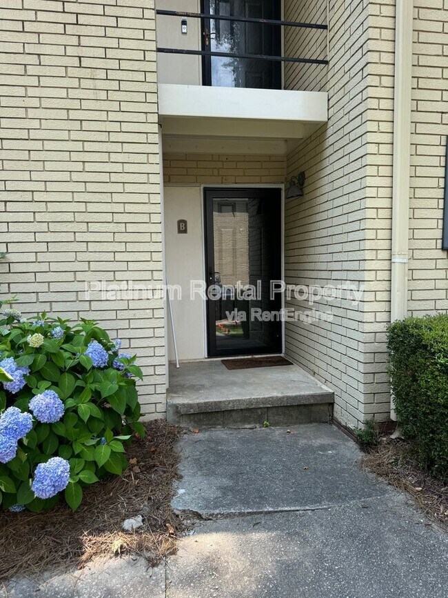 Building Photo - 311 Peachtree Hills Ave NE