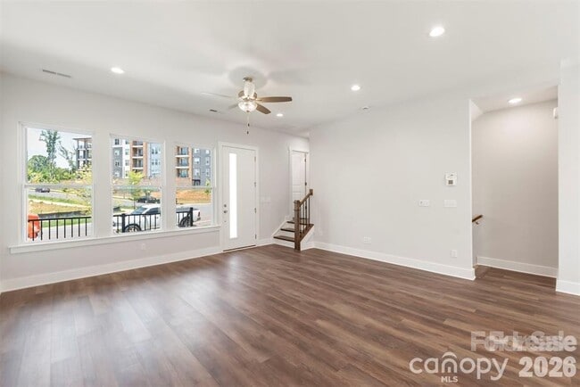 Building Photo - 417 Prine Pl