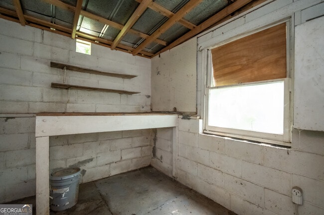 Building Photo - 175 Habersham Way