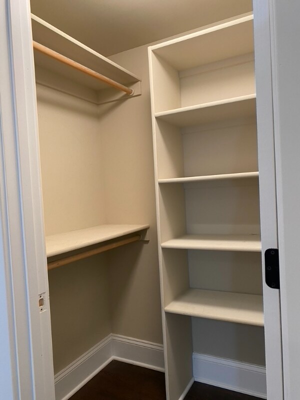 Building Photo - 2044 Great Falls St