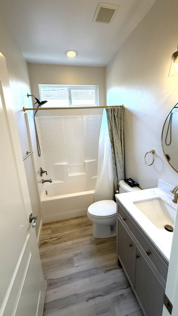 Building Photo - Beautiful 2 Bedroom 2 Bath Home in Four Seasons HOA