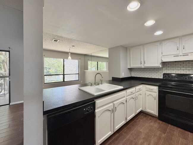 Building Photo - 4819 Puritan Cir