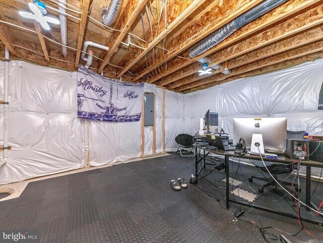 Building Photo - 1807 Fairway Ln