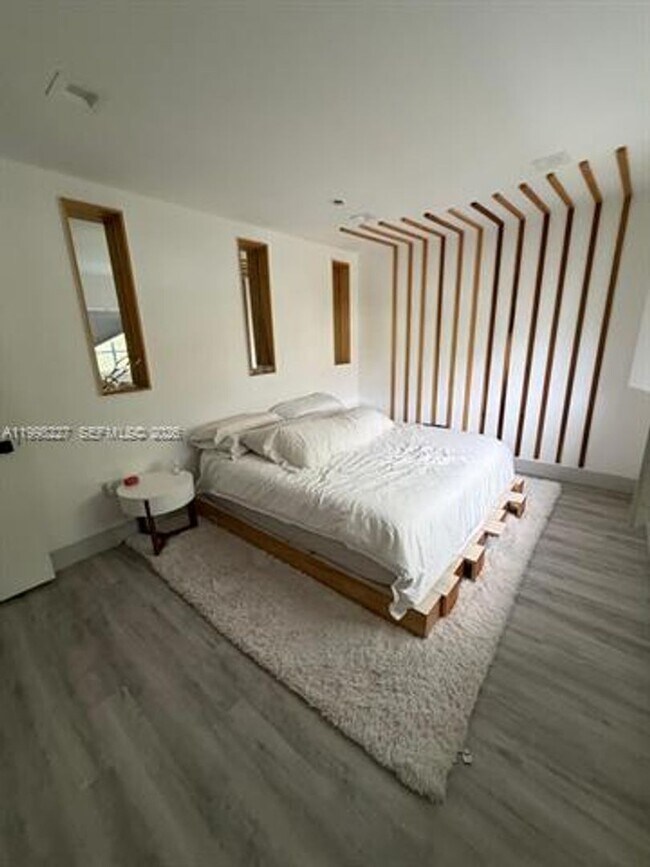 Building Photo - 455 NW 19th Ln