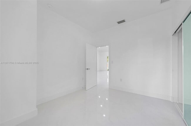Building Photo - 15640 NW 39th Ct
