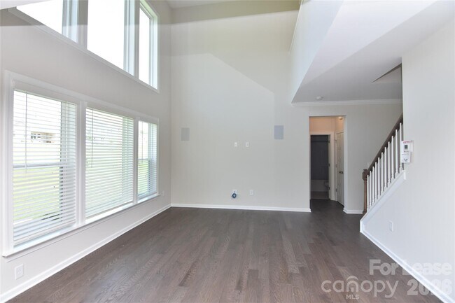 Building Photo - 1133 Overlake Dr