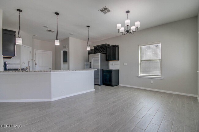Building Photo - 916 Mormon Tea Dr