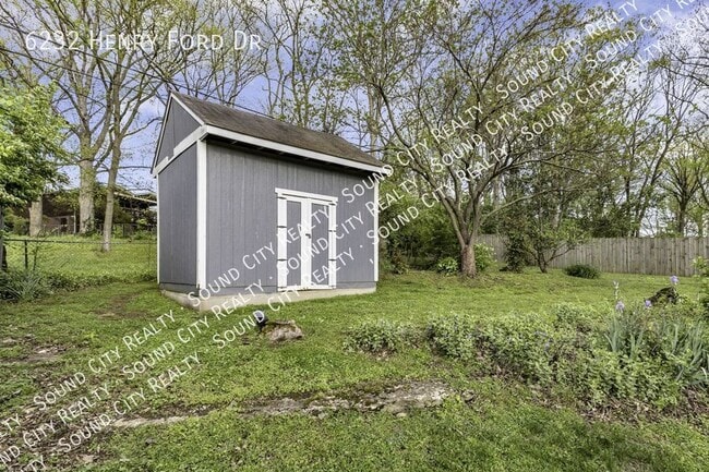 Building Photo - 6232 Henry Ford Dr