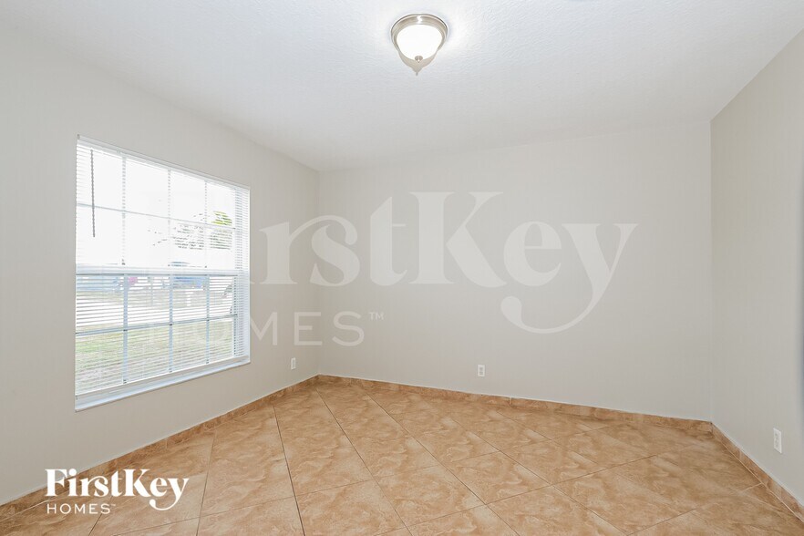 Building Photo - 1168 SW Idol Ave