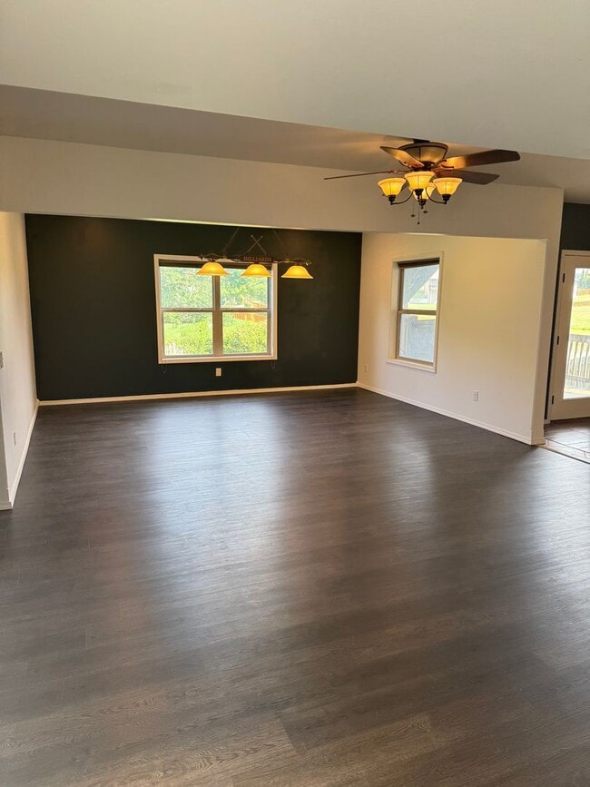 Building Photo - 5 Bedroom | 3 Bathroom | 3 Car Garage | Wa...