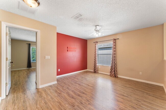 Building Photo - 15321 Harrowgate Way