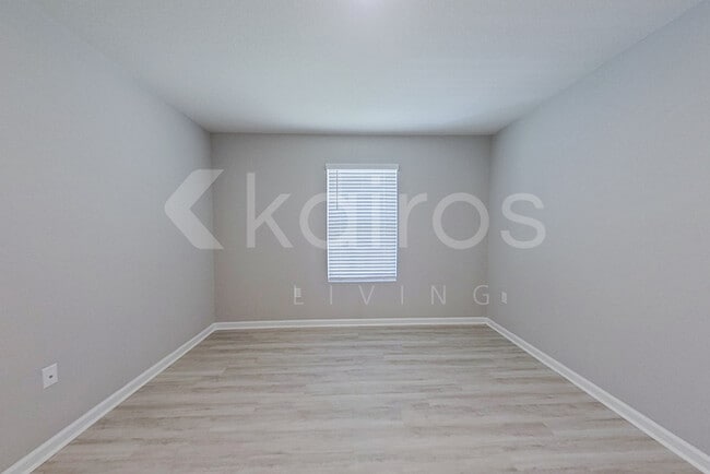 Building Photo - 160 Swallowtail Ln