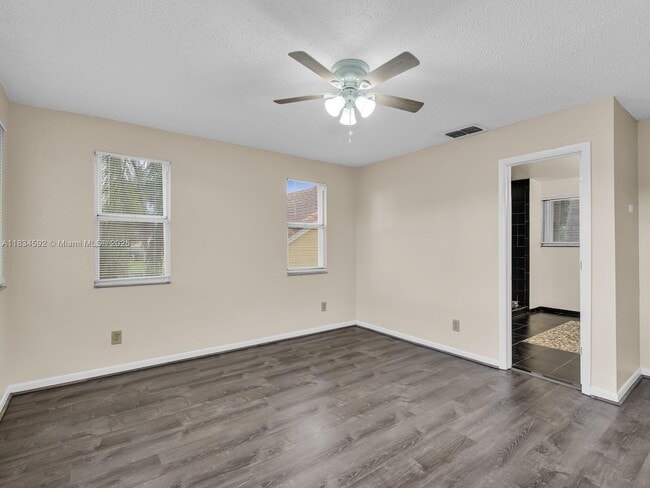 Building Photo - 2957 Oak Park Cir