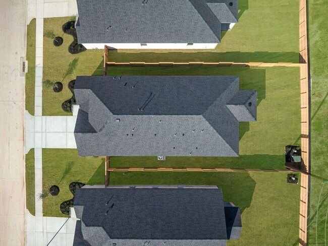 Building Photo - 9730 Westminster Mnr Dr