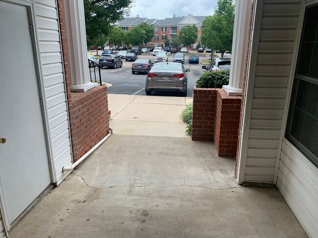 Building Photo - Nice Large Condo on Ground Level for Rent in Awesome Neighborhood!