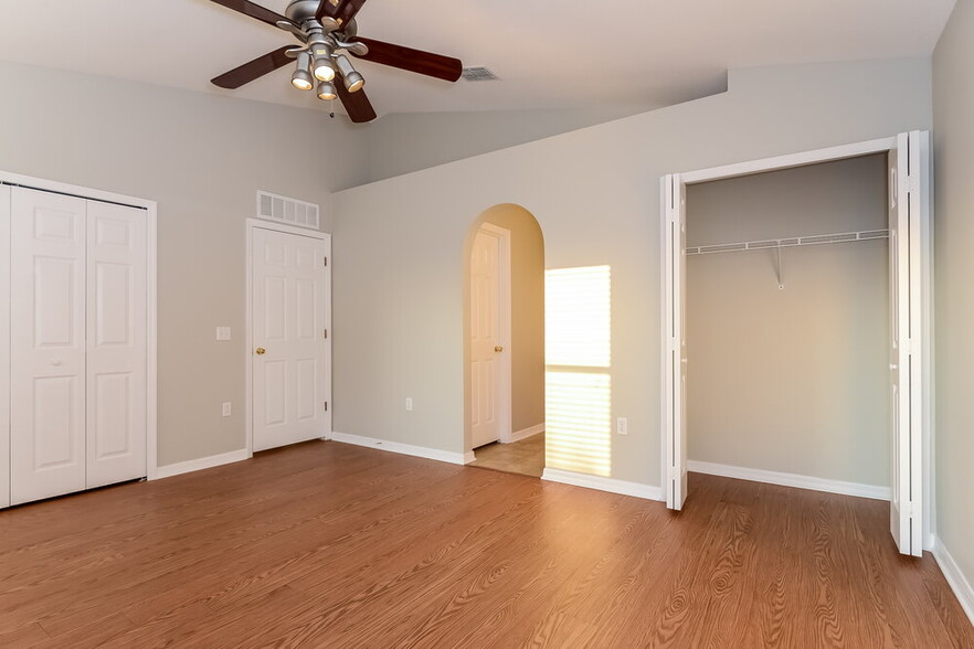 Building Photo - 17036 Lixberry Way