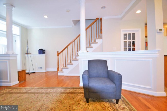 Building Photo - 720 K St NE