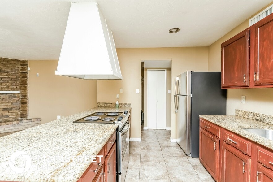 Building Photo - 6932 Sandstone Ct