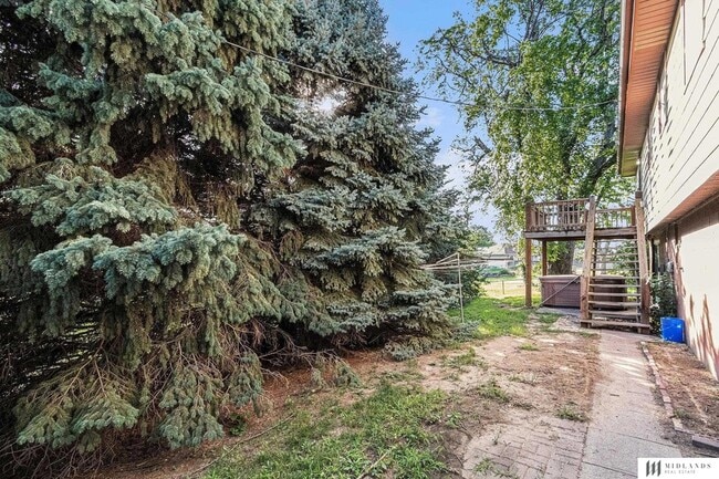 Building Photo - 7208 Pine Dr