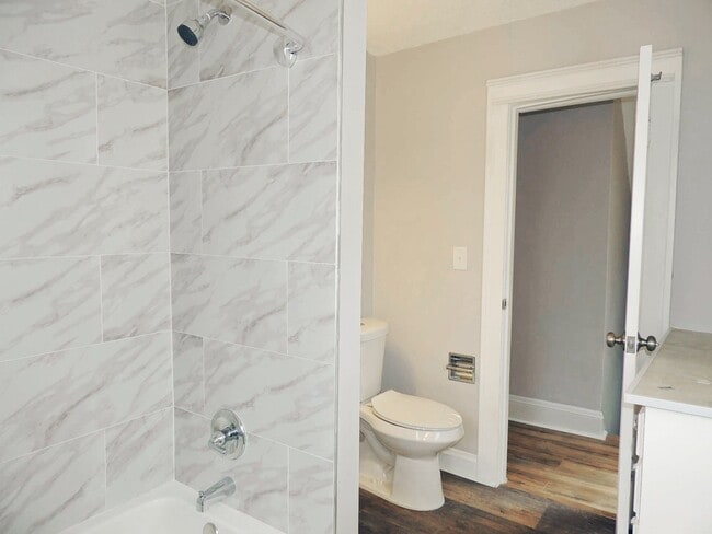 Building Photo - 3 Bed - 1 Bath Colonial is available for Rent!