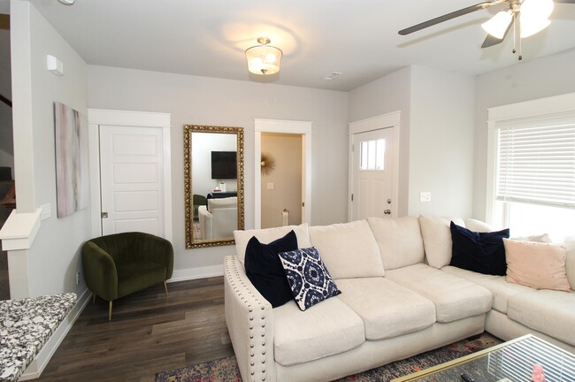 Building Photo - 2648 N Ward Dr