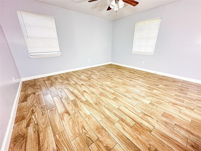Building Photo - 122 Wood Manor Ln