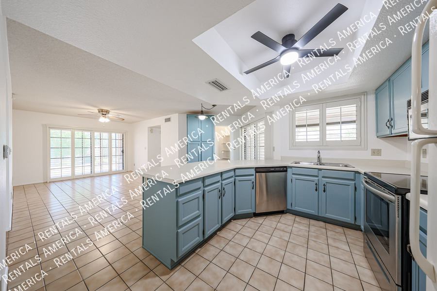 Building Photo - 5006 E Mesquite Wood Ct