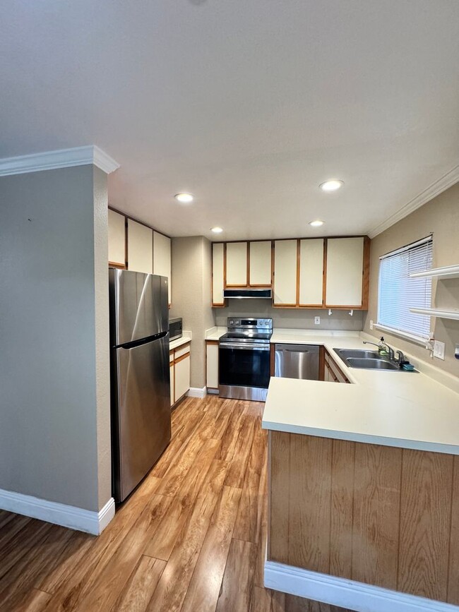 Building Photo - Super Cute 2 Bed 2 Bath Condo in Antioch