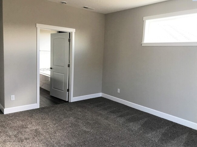 Building Photo - 3 Bed/2 Bath Pasco Rambler on Cul-de-Sac