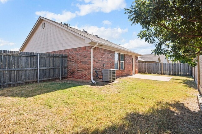 Building Photo - Beautiful 2 Bedroom - 2 Bathroom in Deer C...