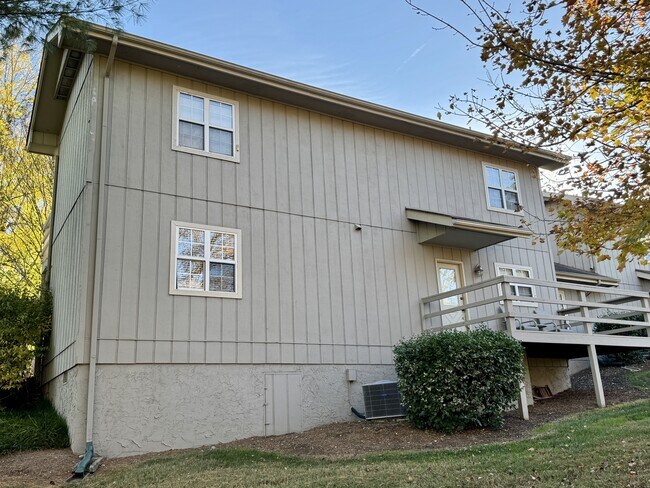 Building Photo - 308 Chota View Pl